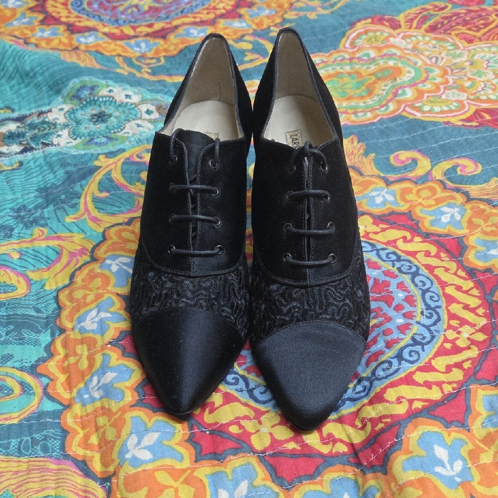 Chic Black Lace-Up Women's Heels